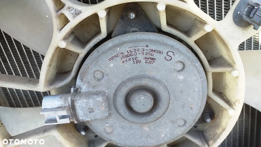 Wentylator chłodnicy Toyota Yaris II 1.3 VVTi benzyna - 2