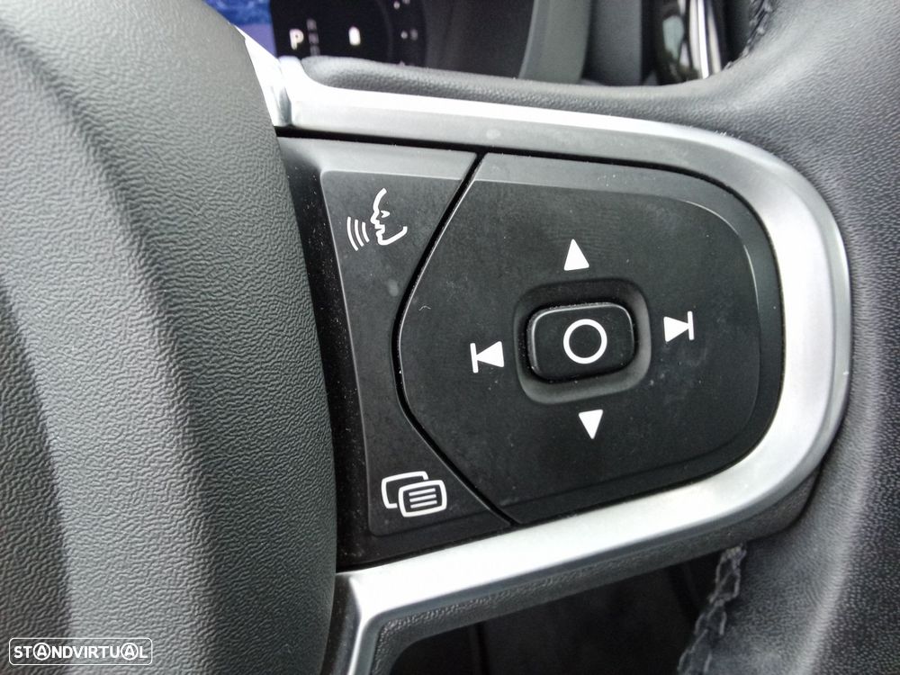 Volvo XC 60 2.0 B4 Inscription Geartronic - 25