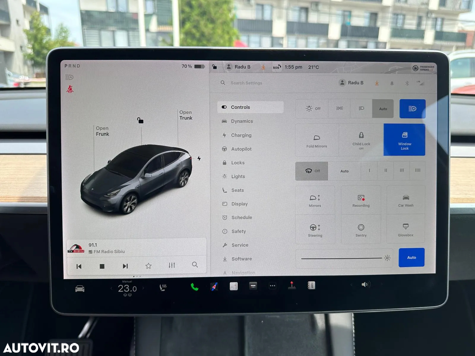Tesla Model Y Long Range AWD - 32