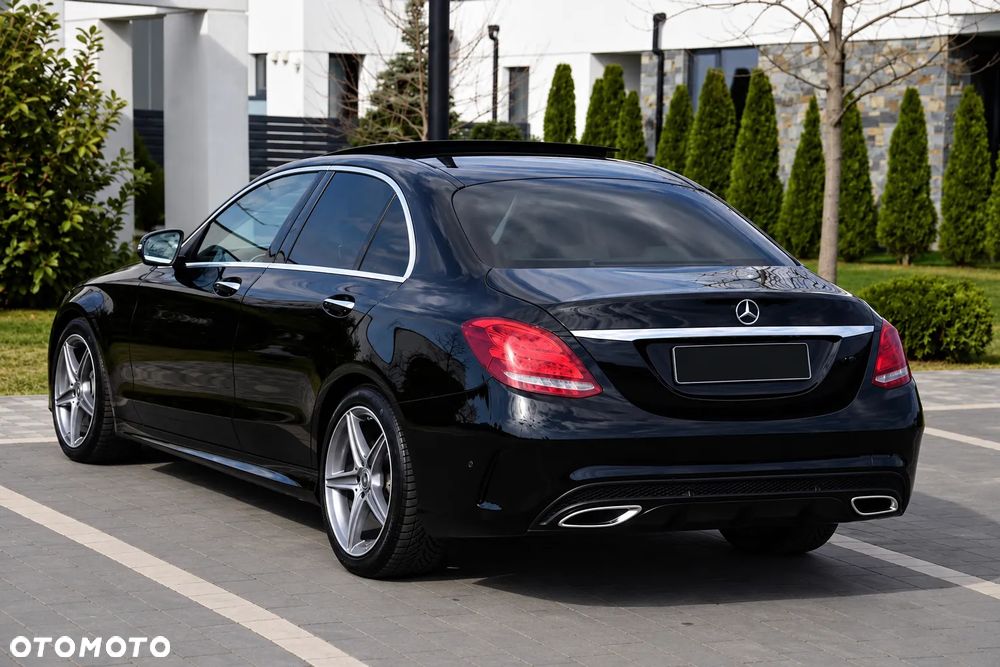 Mercedes-Benz Klasa C 300 9G-TRONIC - 10