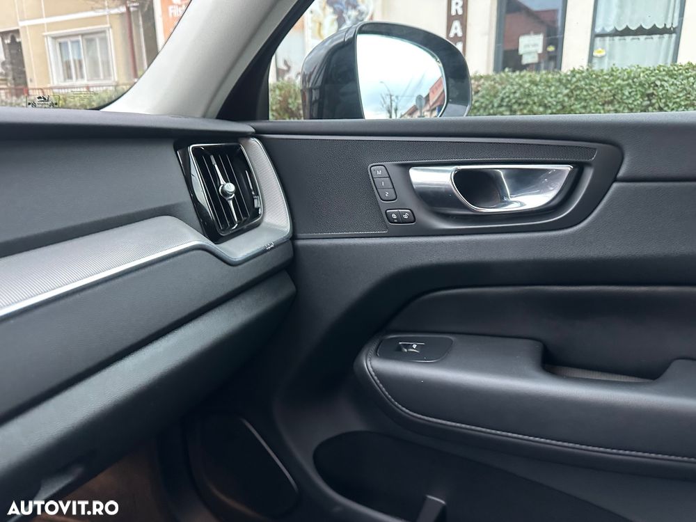 Volvo XC 60 B4 D Ultimate Dark - 26