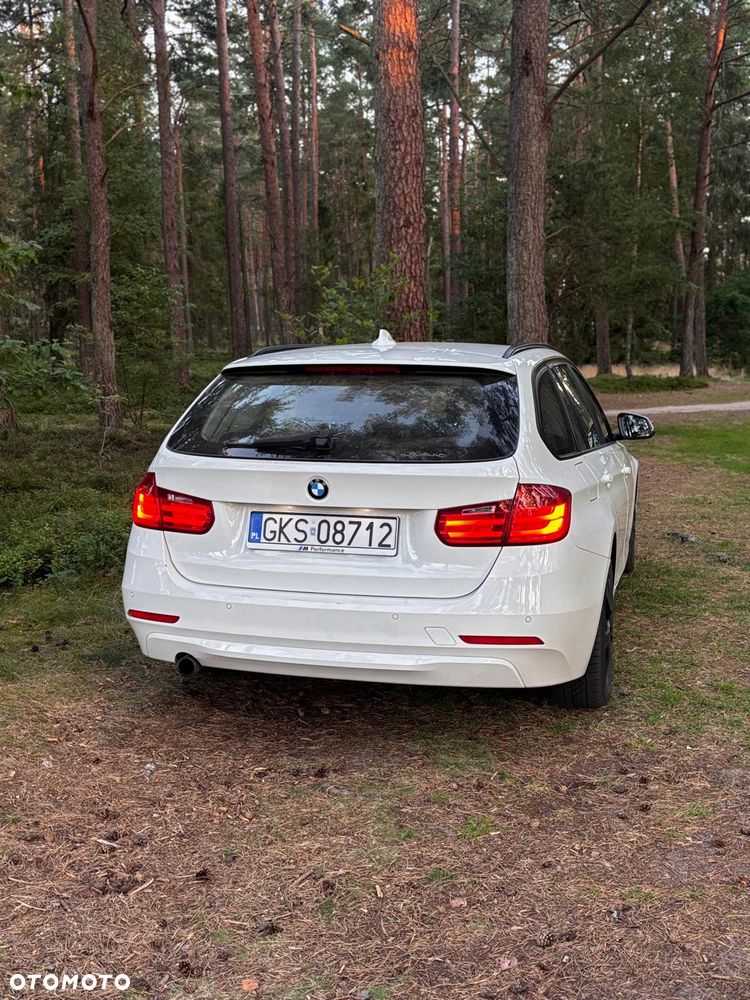 BMW Seria 3 318d - 5