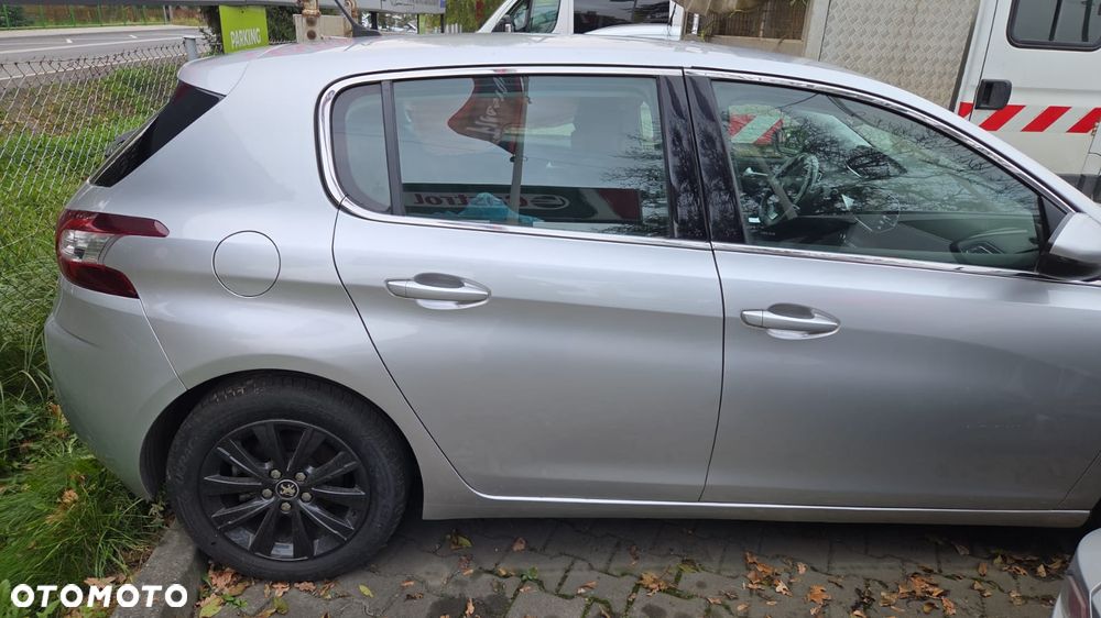 Peugeot 308 - 4