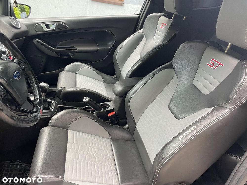 Ford Fiesta 1.6 EcoBoost ST - 16