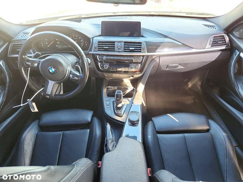BMW Seria 3 340i M Sport - 8