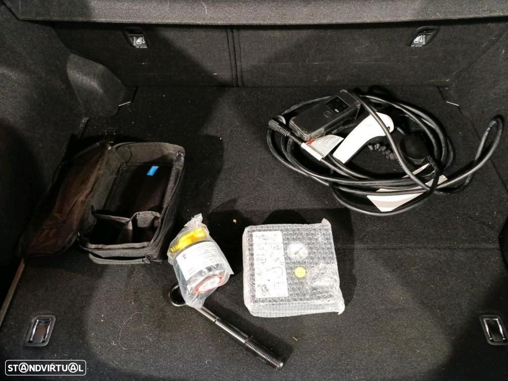 Kia XCeed 1.6 GDi PHEV Drive - 14