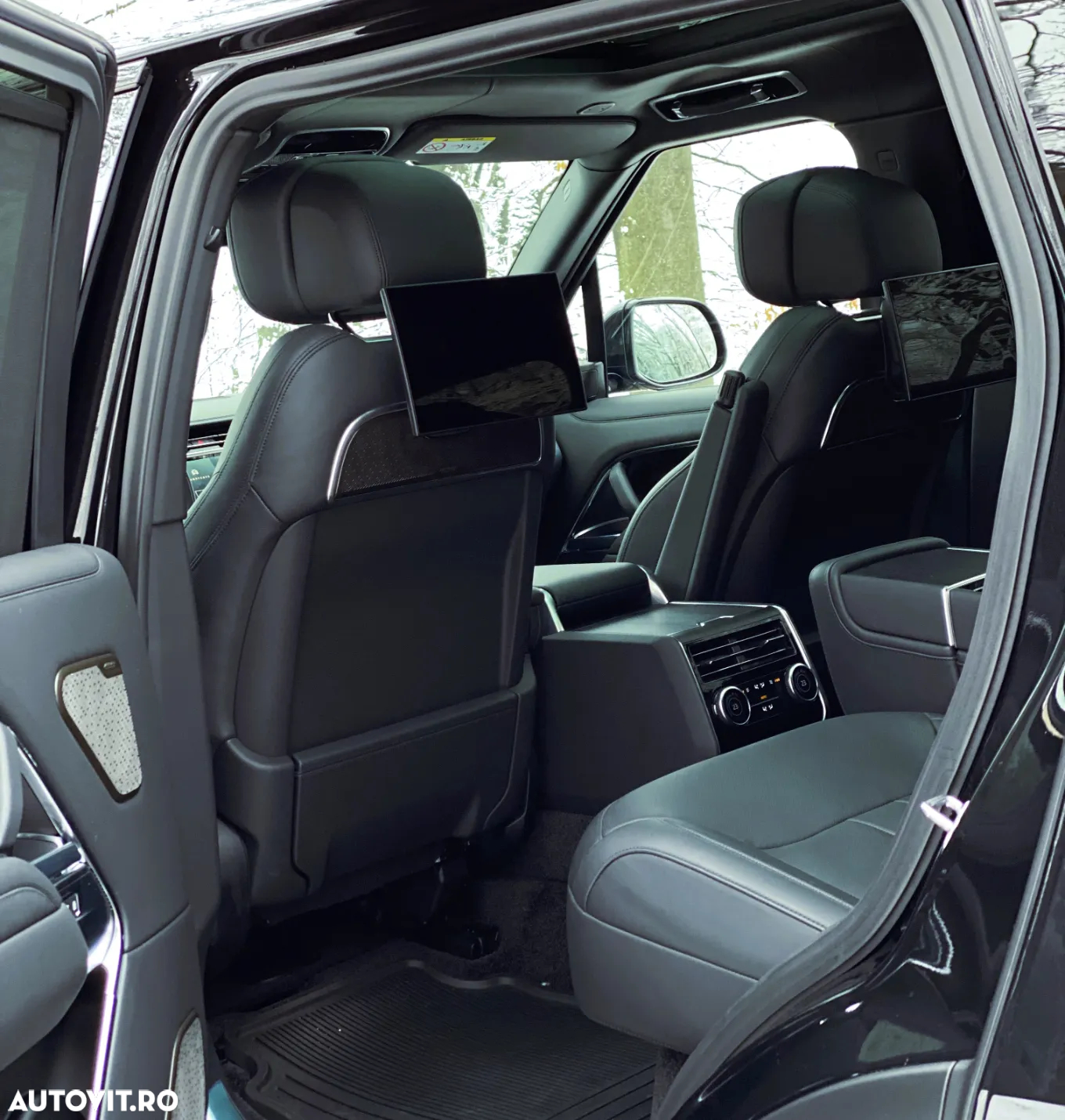 Land Rover Range Rover 4.4 V8 P530 LWB Autobiography - 11