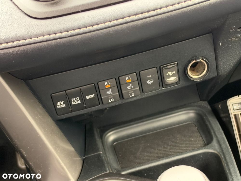 Toyota RAV4 Hybrid Premium 4x2 - 31