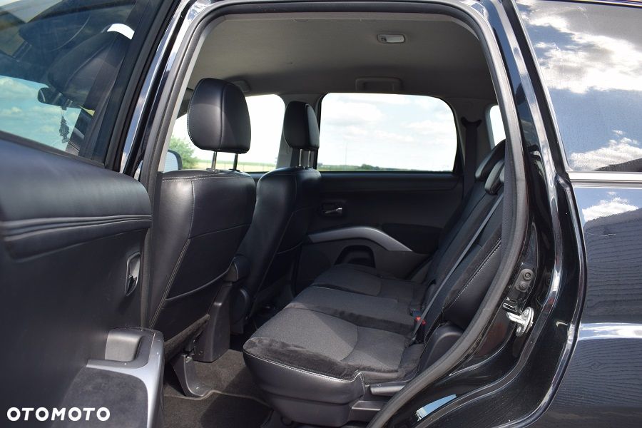 Mitsubishi Outlander 2.2 DID Intense EU5 - 7