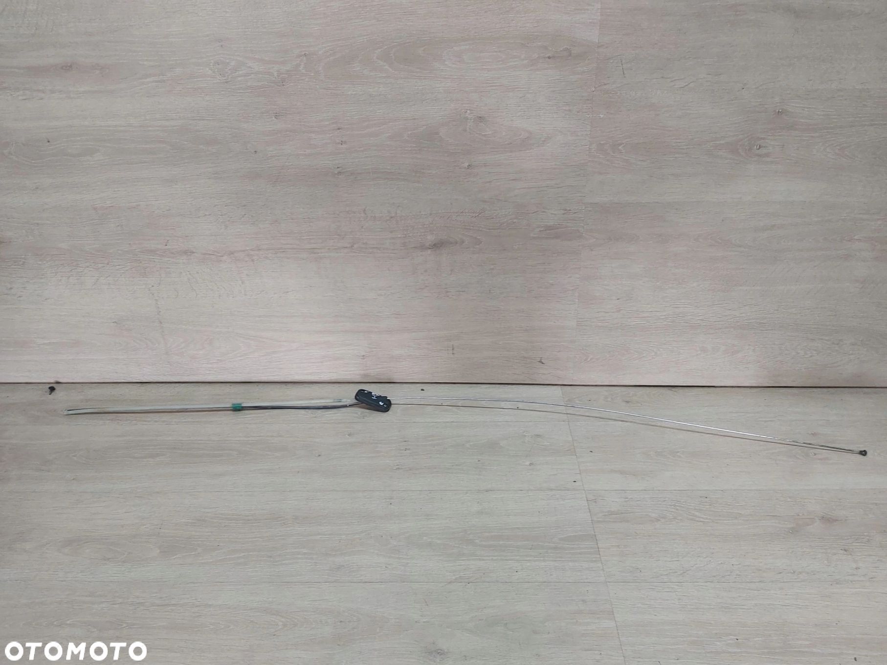 Toyota RAV4 I 2,0 antena bat mocowanie - 1