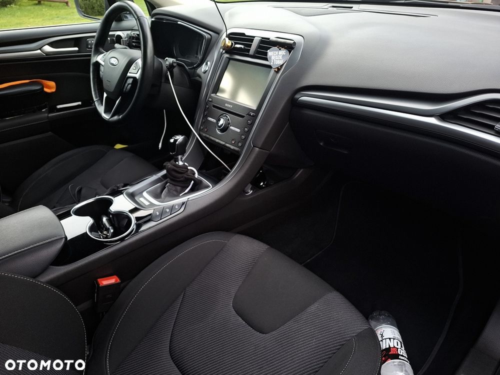 Ford Mondeo - 36