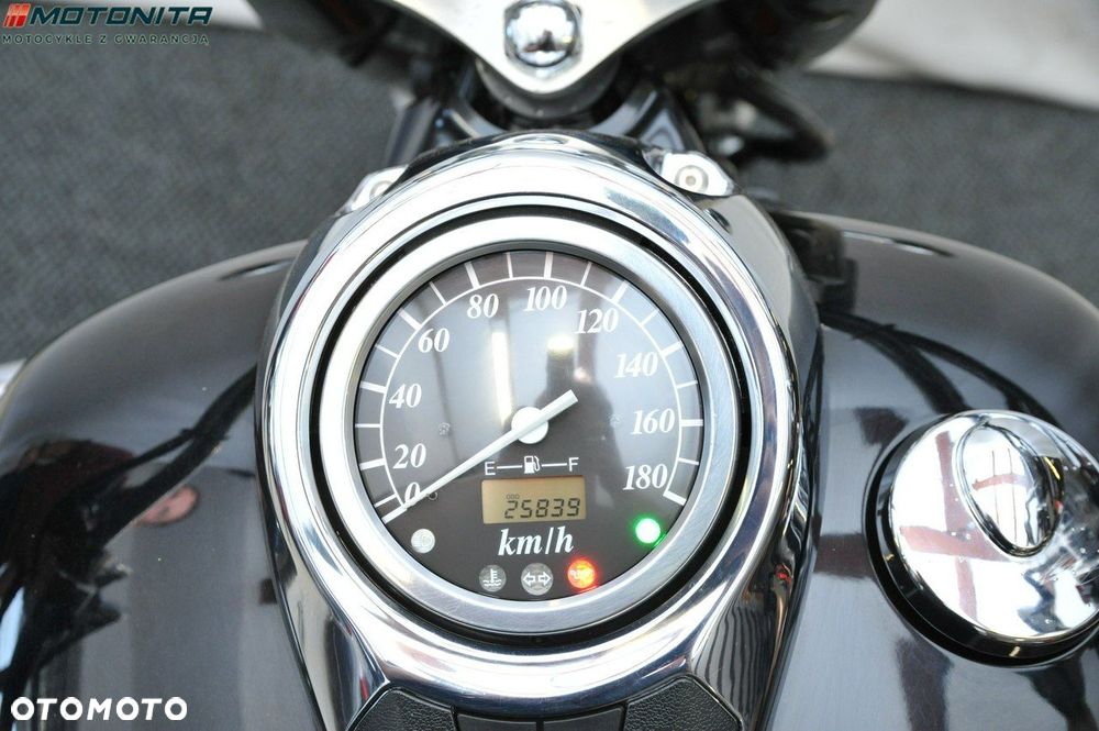 Suzuki VL 800 Volusia - Boulevard C50 - 4