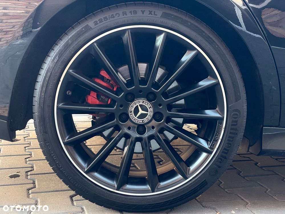 Mercedes-Benz CLA 200 Shooting Brake 7G-DCT AMG Line - 36