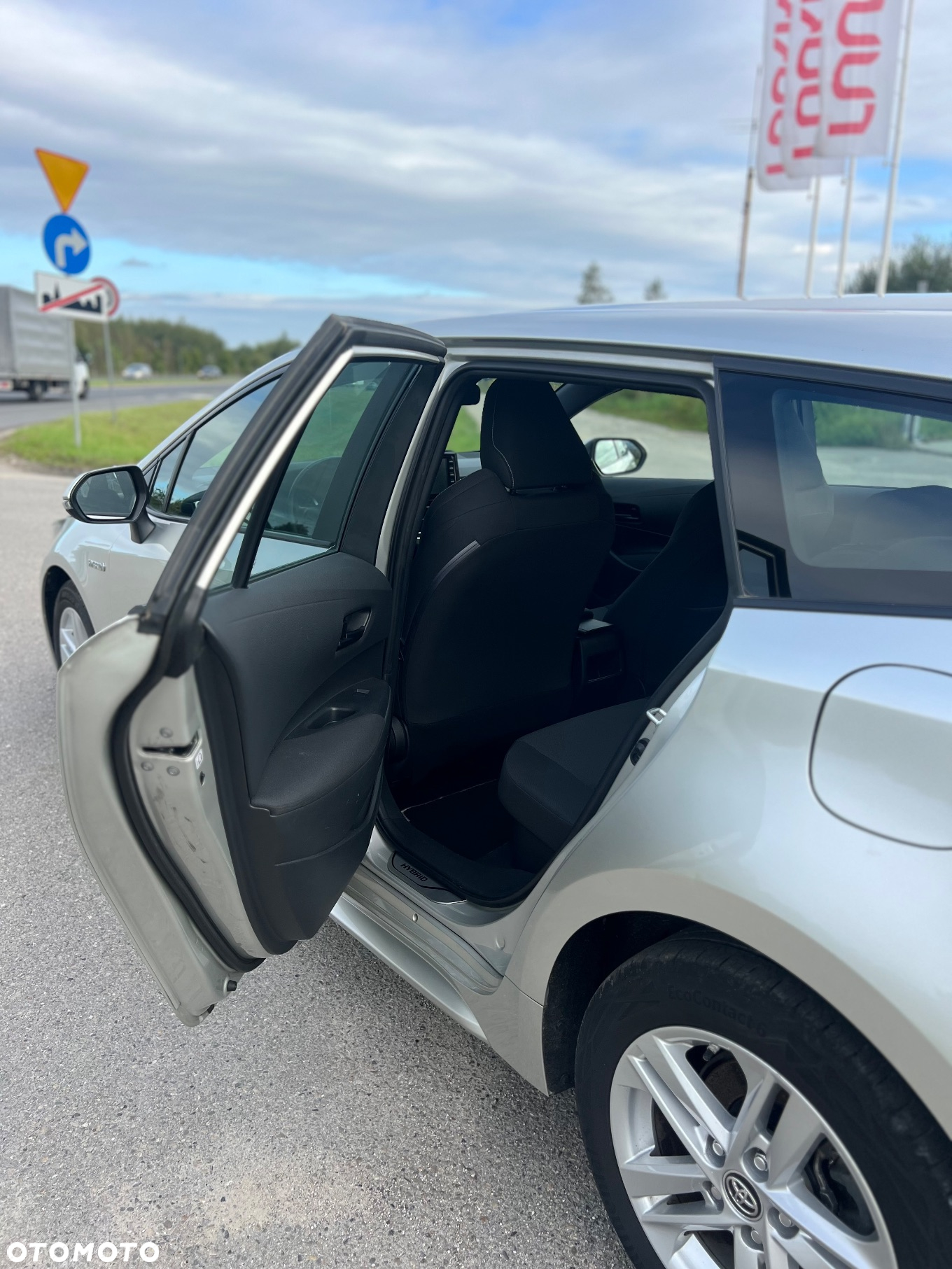 Toyota Corolla 1.8 Hybrid - 13