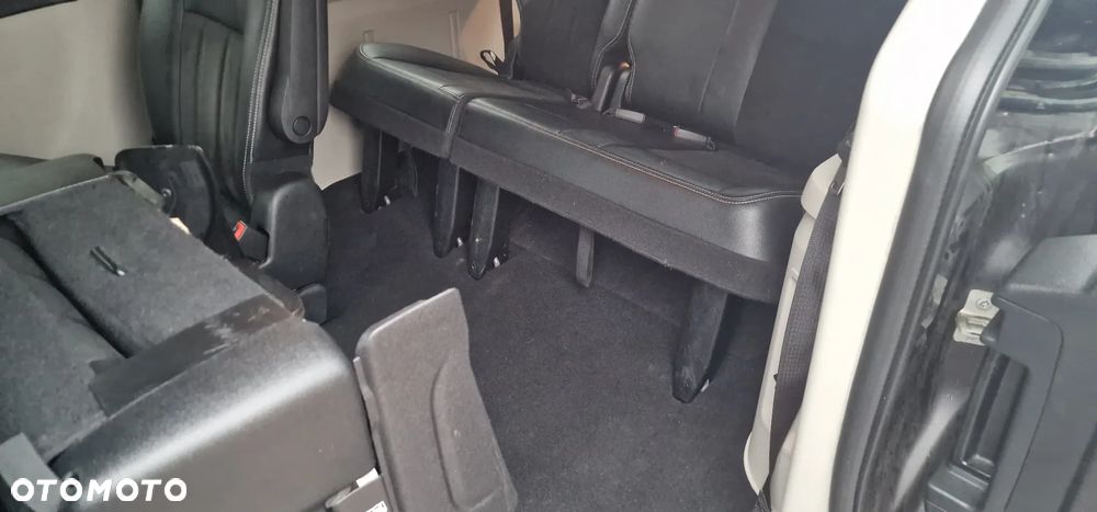 Dodge Grand Caravan - 22