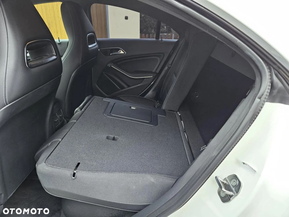 Mercedes-Benz CLA 250 7G-DCT AMG Line - 5