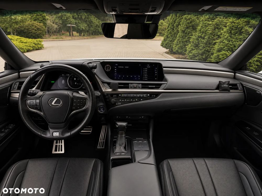 Lexus ES 300h F Sport - 14