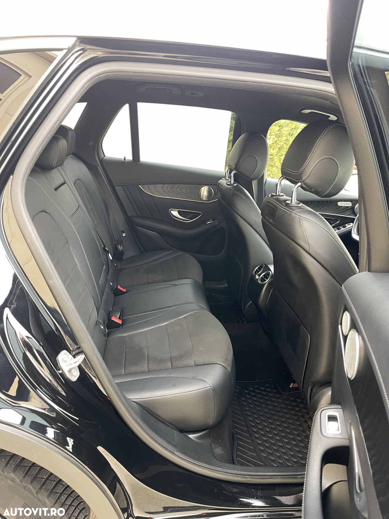 Mercedes-Benz GLC 250 d 4Matic 9G-TRONIC AMG Line - 25