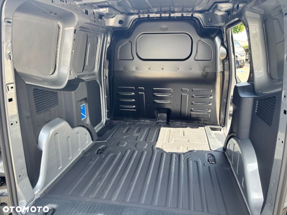 Ford Transit Courier - 10