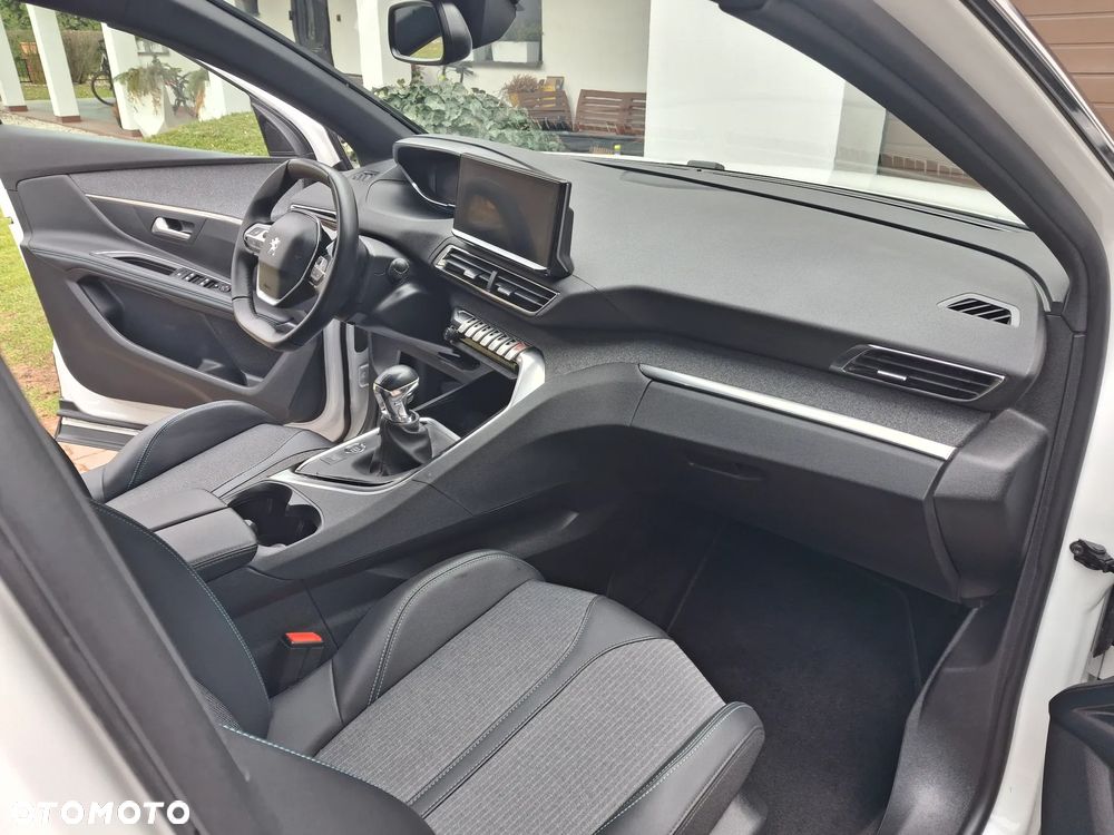 Peugeot 3008 PureTech 130 Stop & Start GPF EAT8 Allure - 21