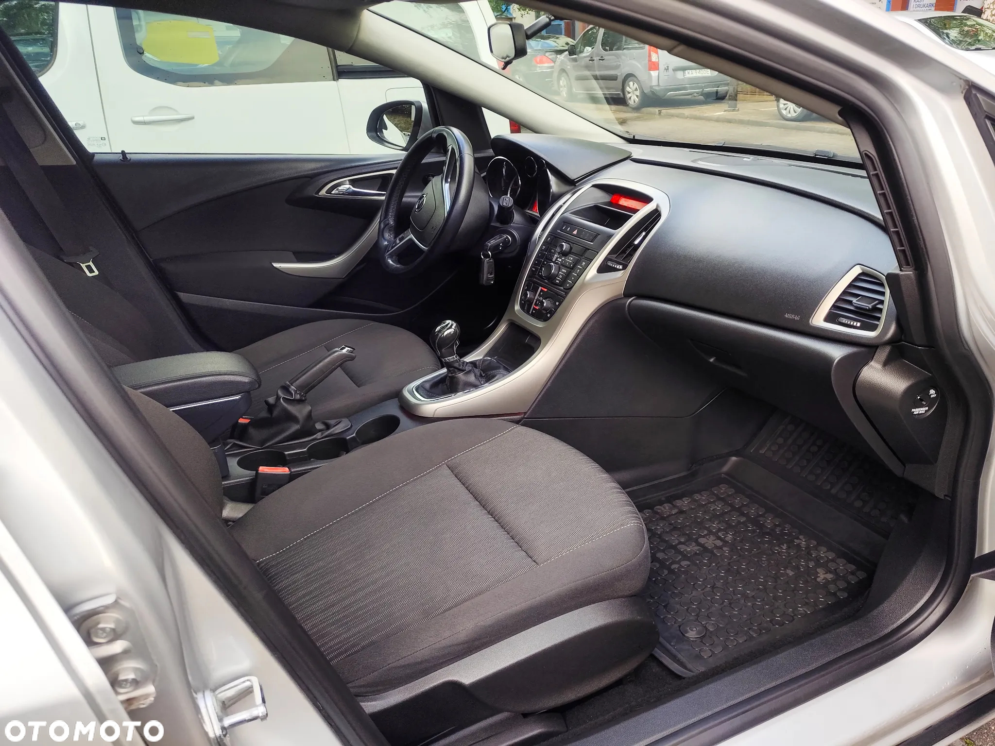 Opel Astra IV 1.4 T Cosmo - 8