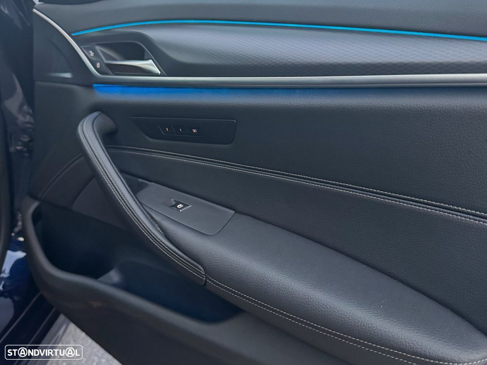 BMW 530 e Pack Desportivo M - 20