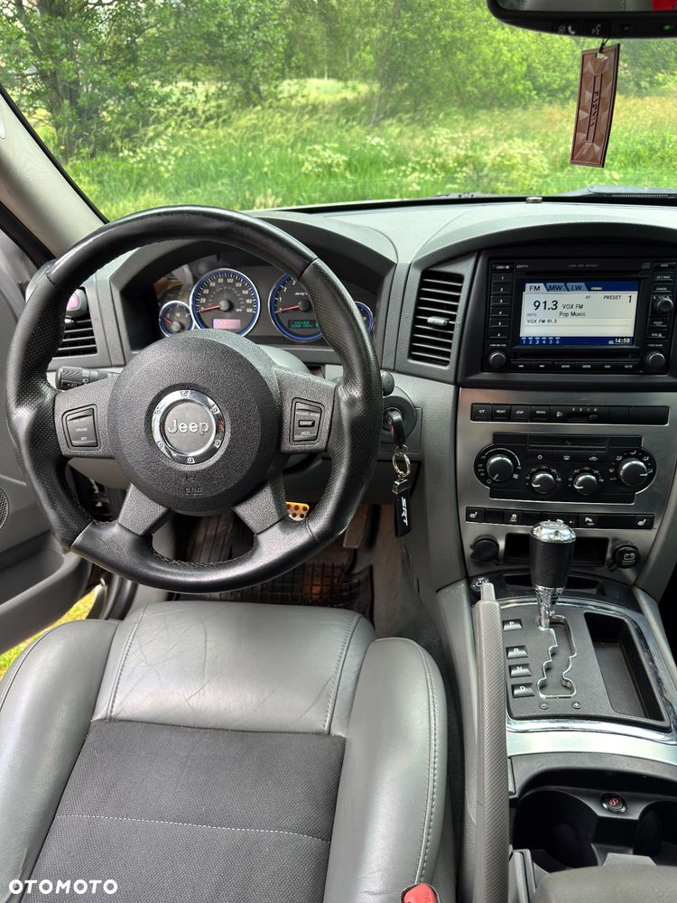 Jeep Grand Cherokee - 19