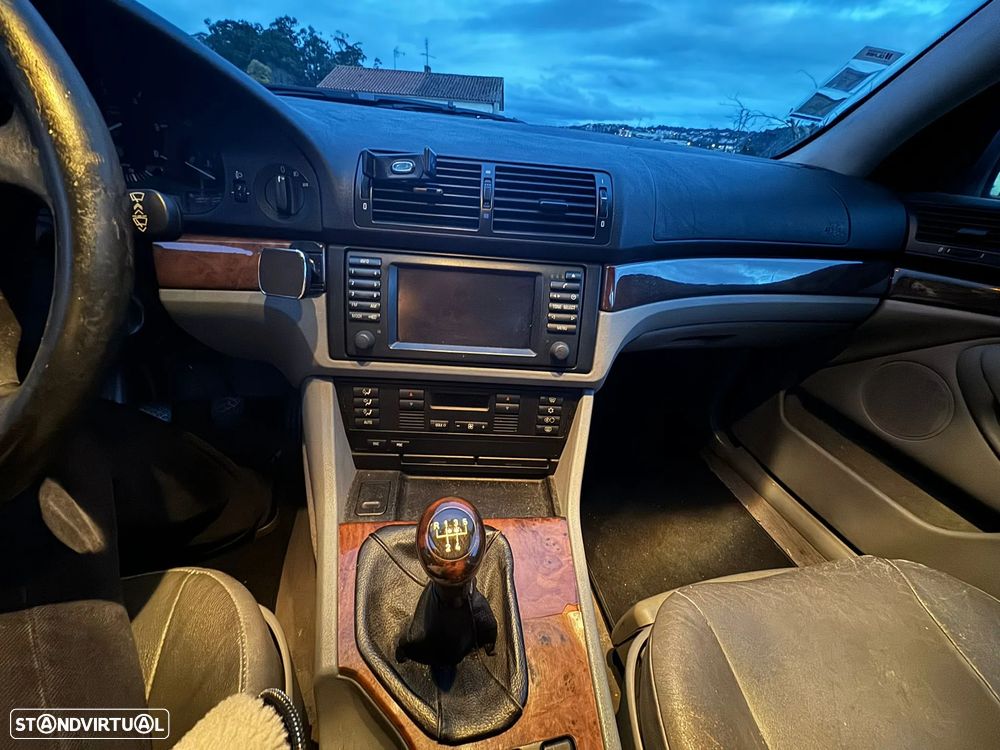 BMW 525 d Touring - 12