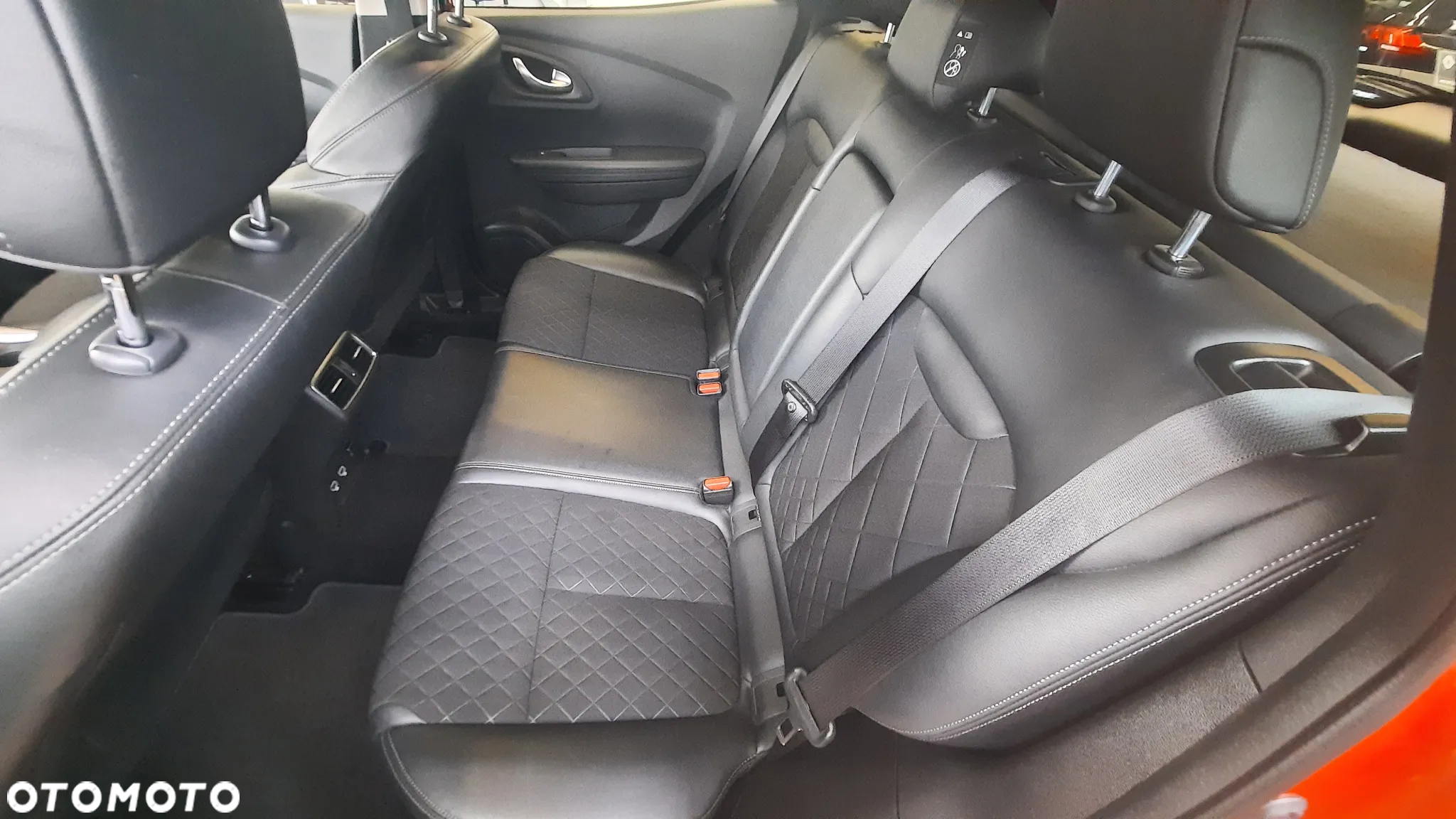 Renault Kadjar TCe 160 GPF EDC TECHNO - 16