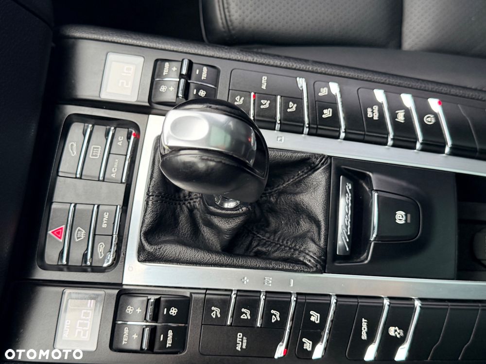 Porsche Macan S - 28