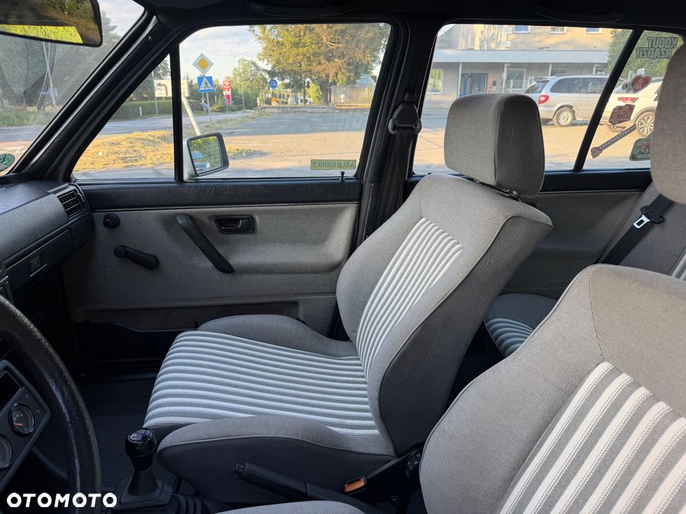 Volkswagen Jetta - 11