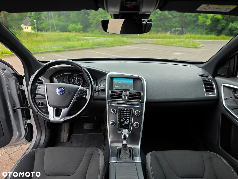 Volvo XC 60 D4 Geartronic Momentum - 17