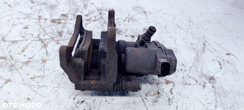 ZACISK HAMULCOWY PRAWY TYŁ AUDI A4 A5 A6 C7 330MM - 5