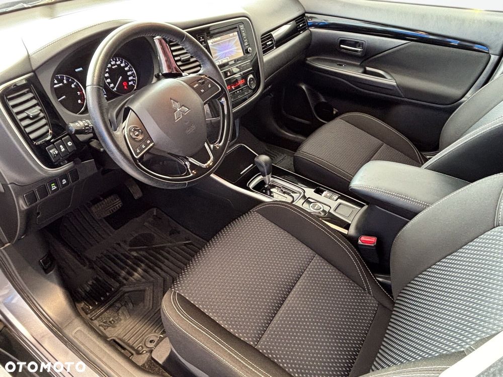 Mitsubishi Outlander - 37
