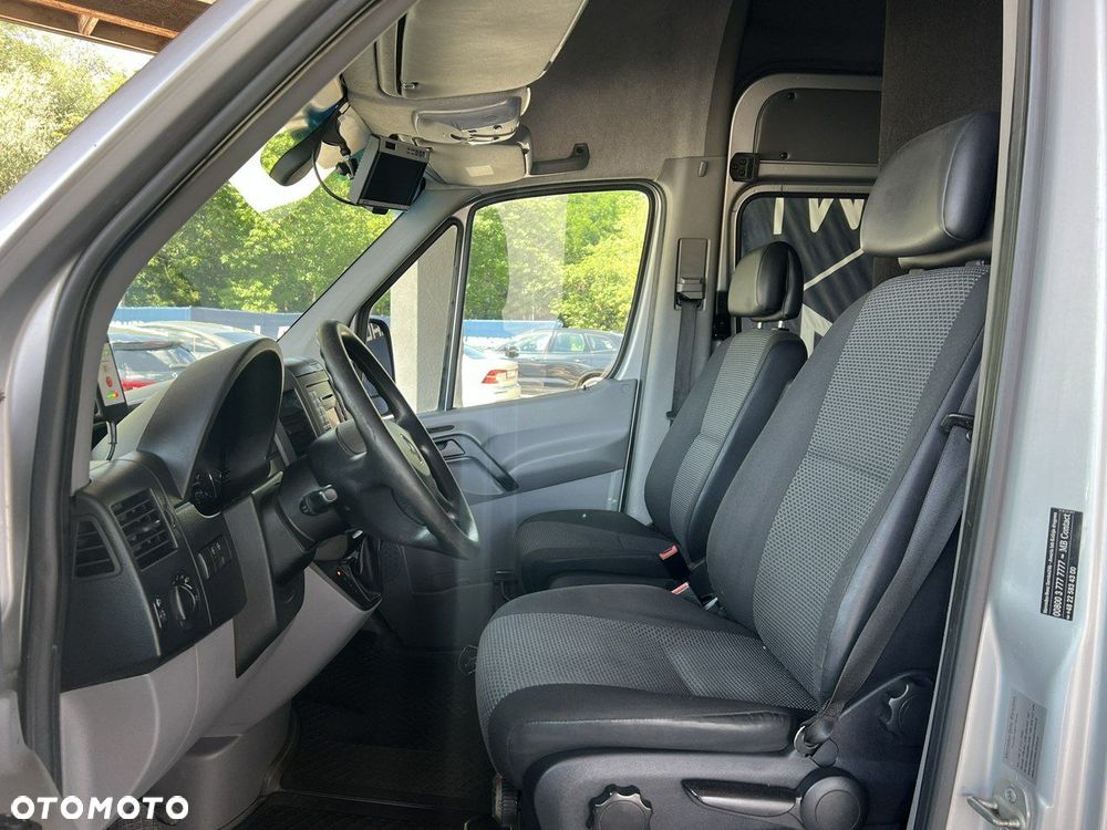 Mercedes-Benz Sprinter - 2