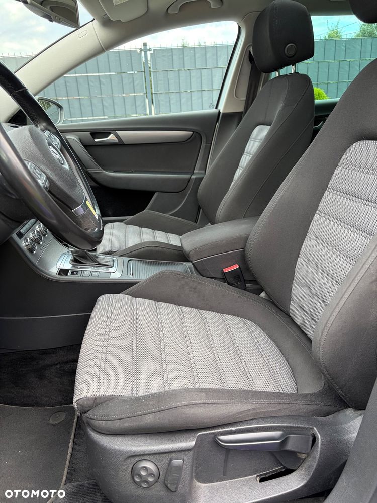 Volkswagen Passat - 9