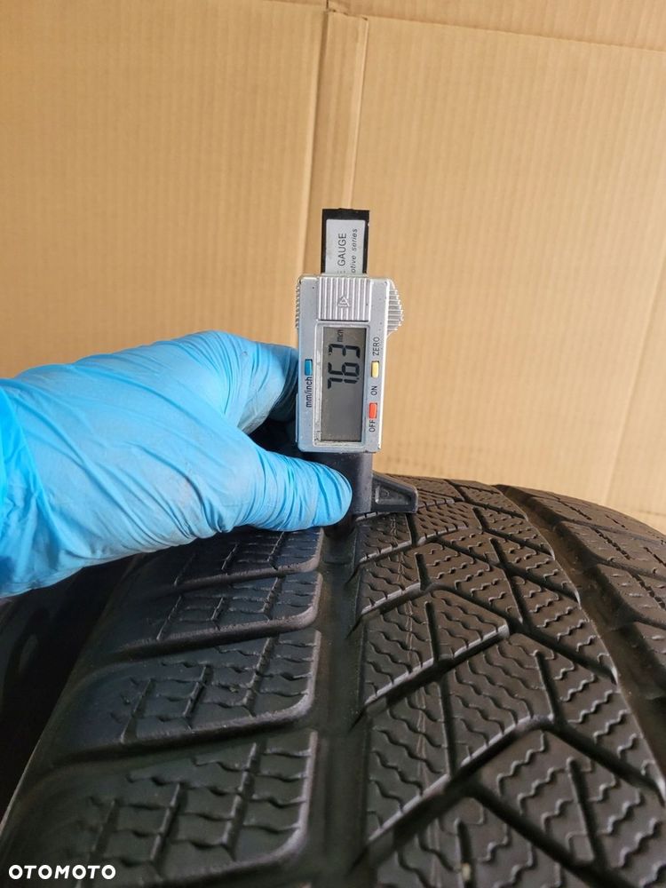 Pirelli Winter SottoZero 3 235/45R18 98 V - 3