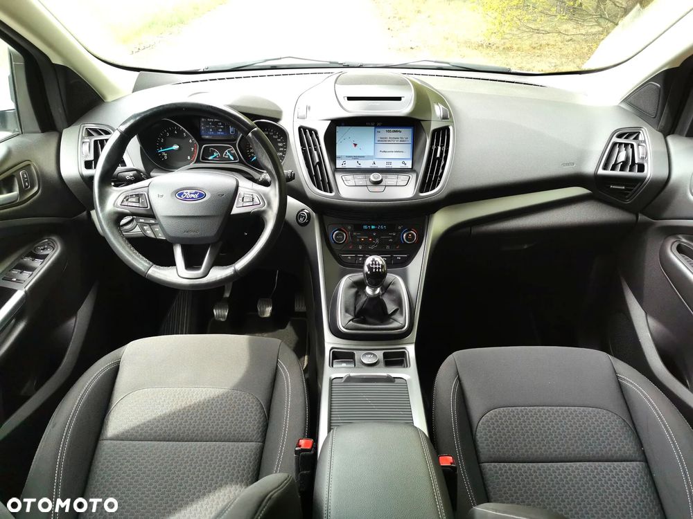 Ford Kuga 1.5 EcoBoost 2x4 Titanium - 6