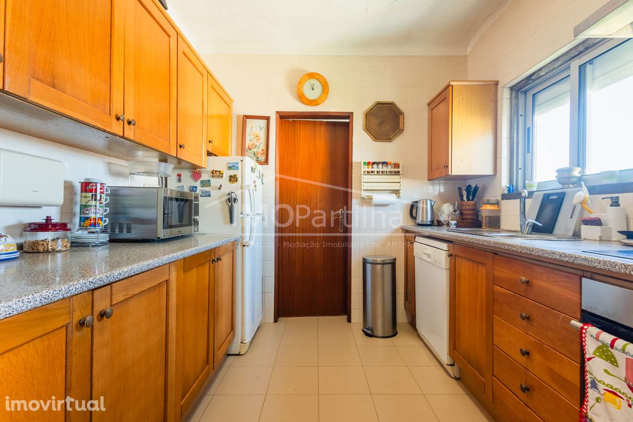 Moradia Dividida em 3 Apartamentos Caparide - São Domingos de Rana - Grande imagem: 4/25