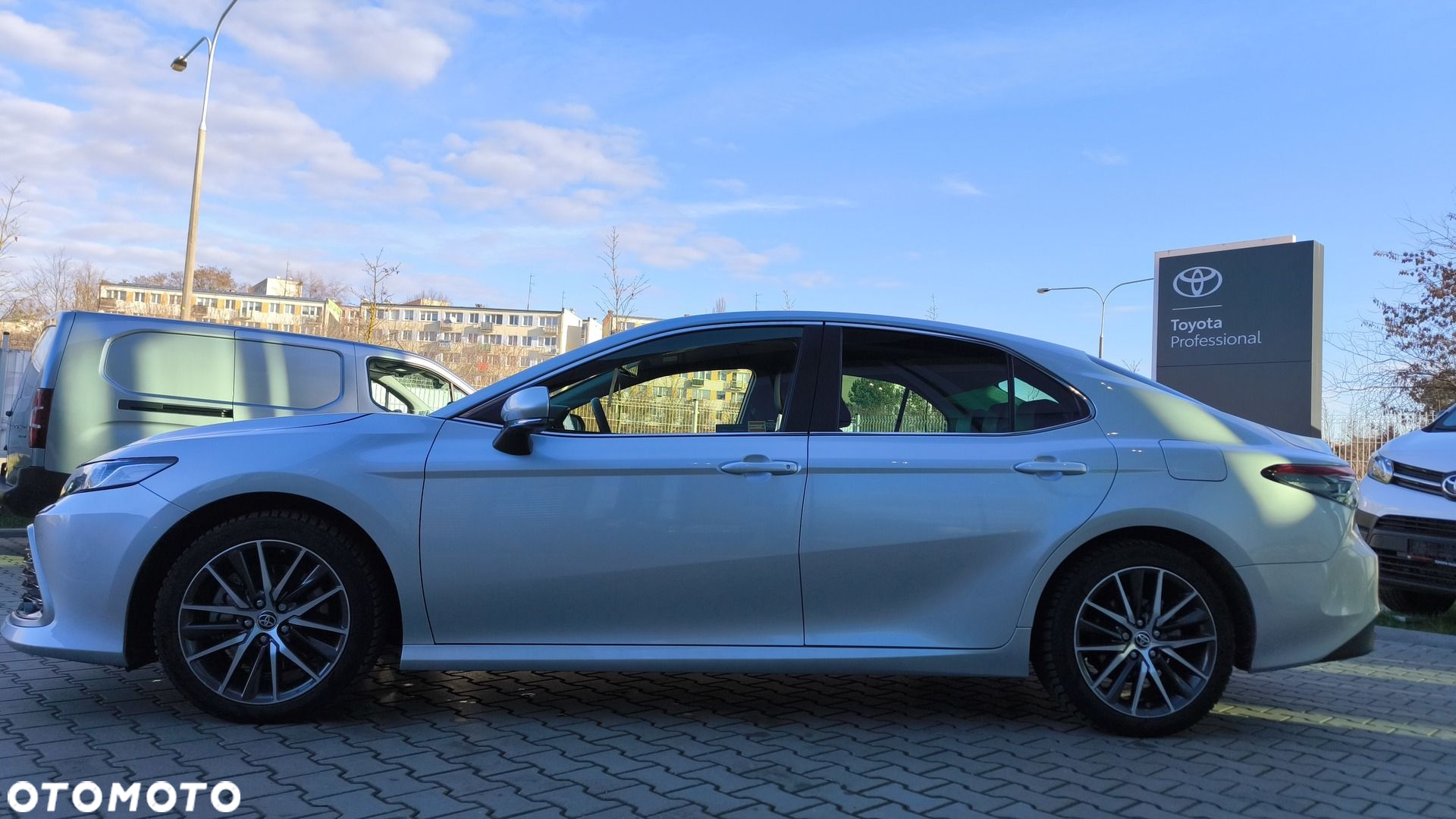 Toyota Camry - 11
