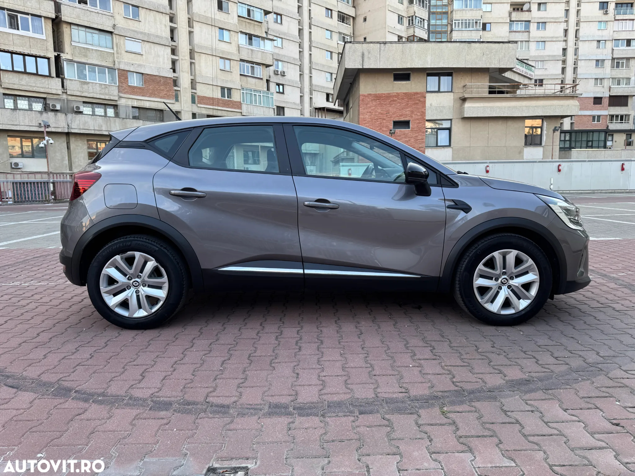 Renault Captur BLUE dCi 115 EDC BUSINESS EDITION - 31