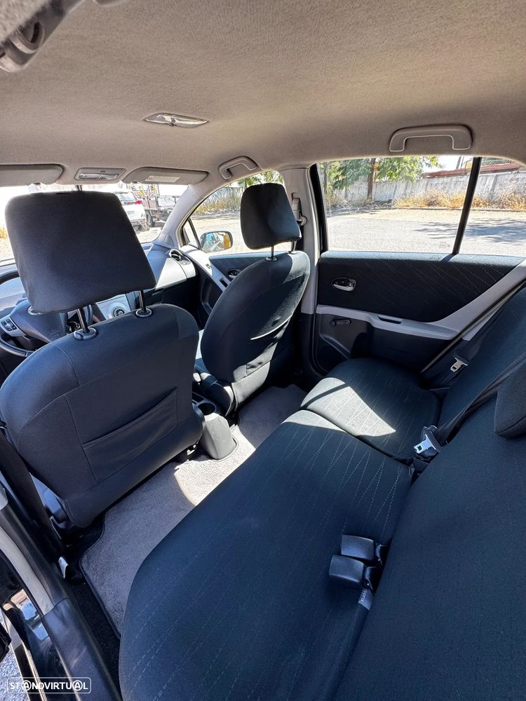 Toyota Yaris 1.4 D-4D - 14