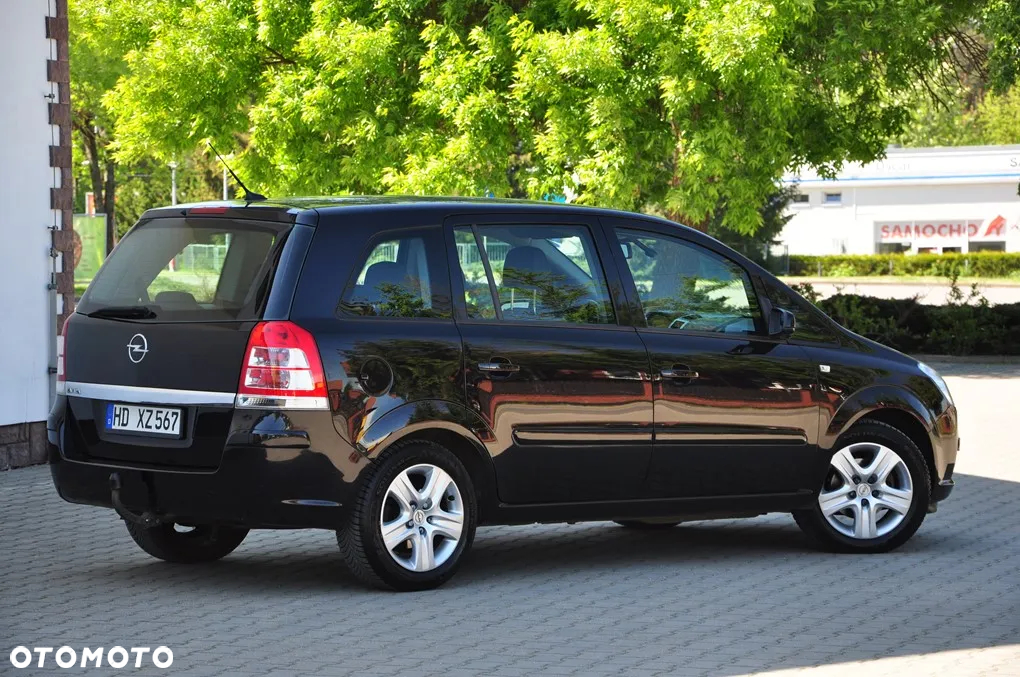 Opel Zafira 1.8 Cosmo - 12