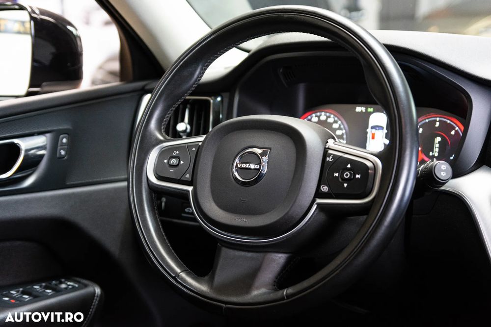 Volvo XC 60 D4 AWD Momentum - 29