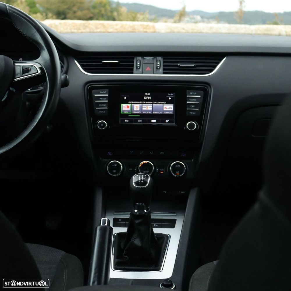 Skoda Octavia Break 1.6 TDi Sportline - 20