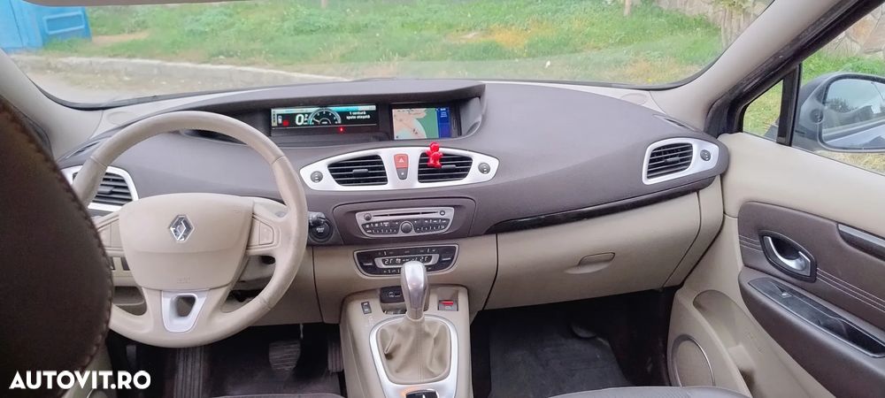 Renault Grand Scenic - 9
