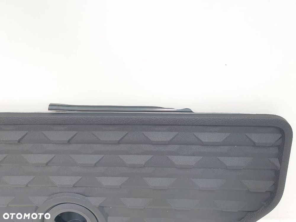 POKRYWA SCHOWKA PODŁOGI RAM 1500 2020 2018 - 3