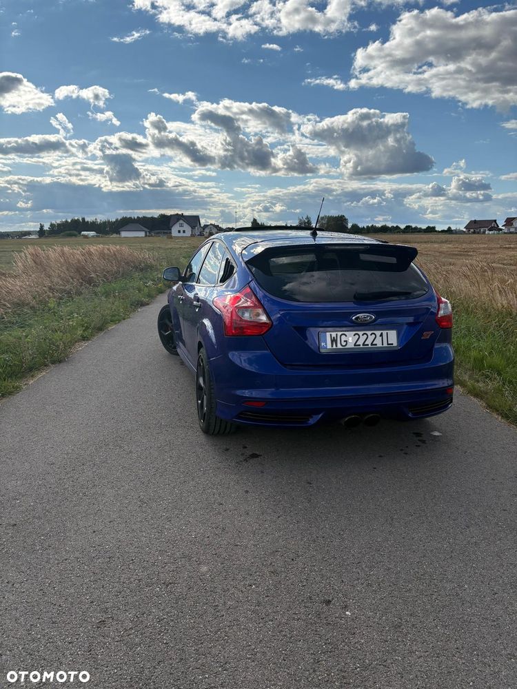 Ford Focus 2.0 EcoBoost ST mit Leder-Sport-Paket - 3