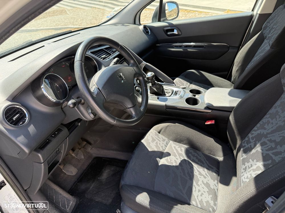 Peugeot 3008 1.6 HDi Executive - 12