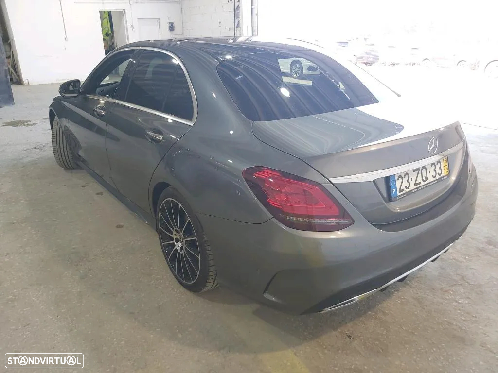 Mercedes-Benz C 300 de AMG Line - 2
